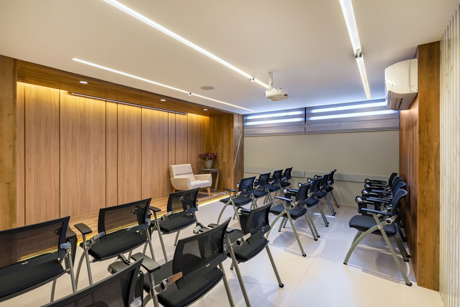 WhatsApp Image 2025-04-02 at 18.47.35 (1)